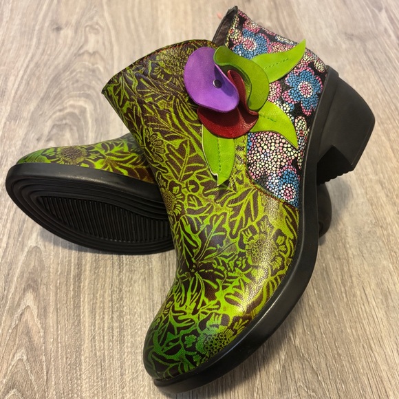 NEW Soffia size40 green floral accent ankle boots - Picture 1 of 6